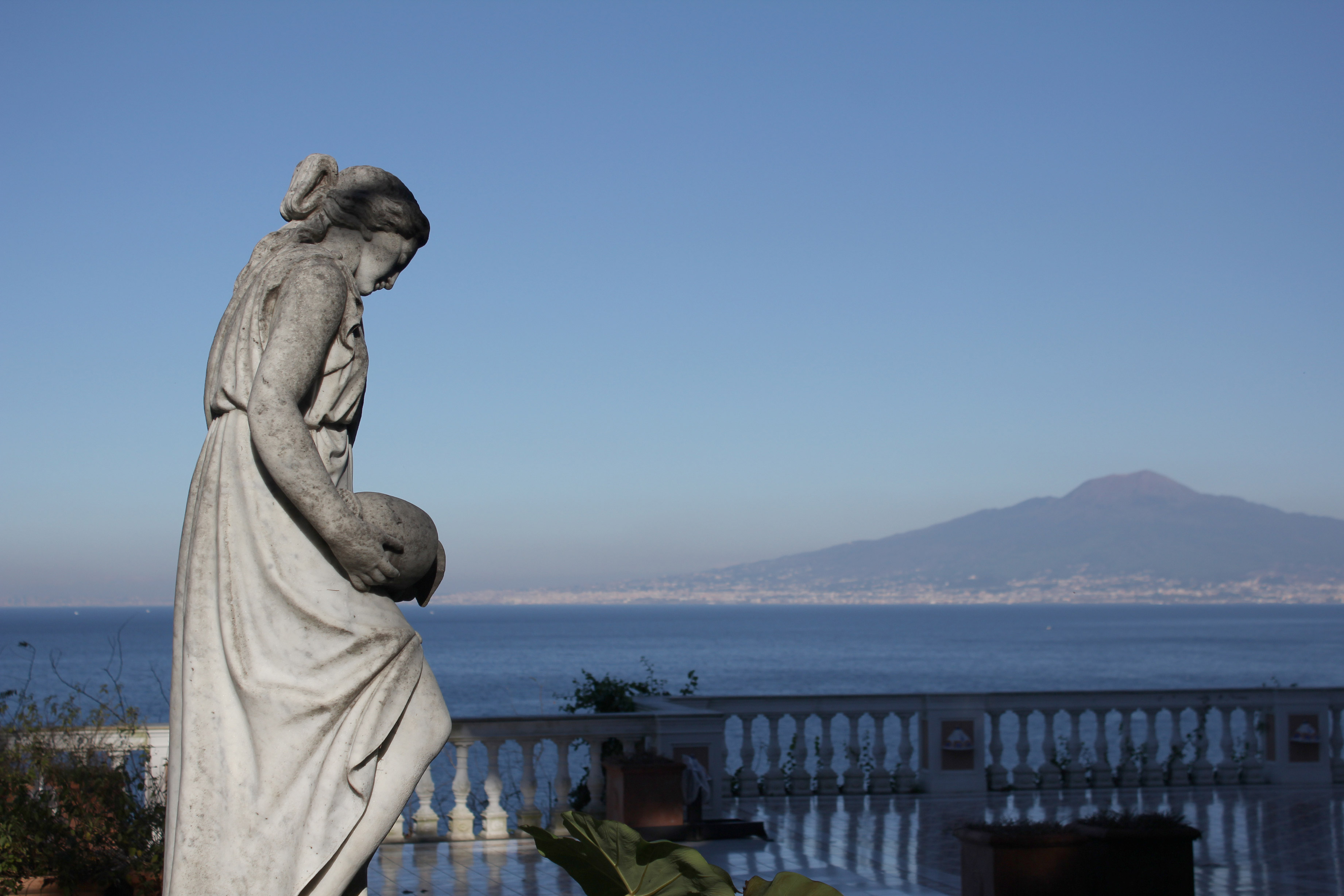 Hotel Parco dei Principi, Sorrento. A perfect balance between architecture and nature, the “chef d’oeuvre” of Gio Ponti overlooks the sea from the cliffs