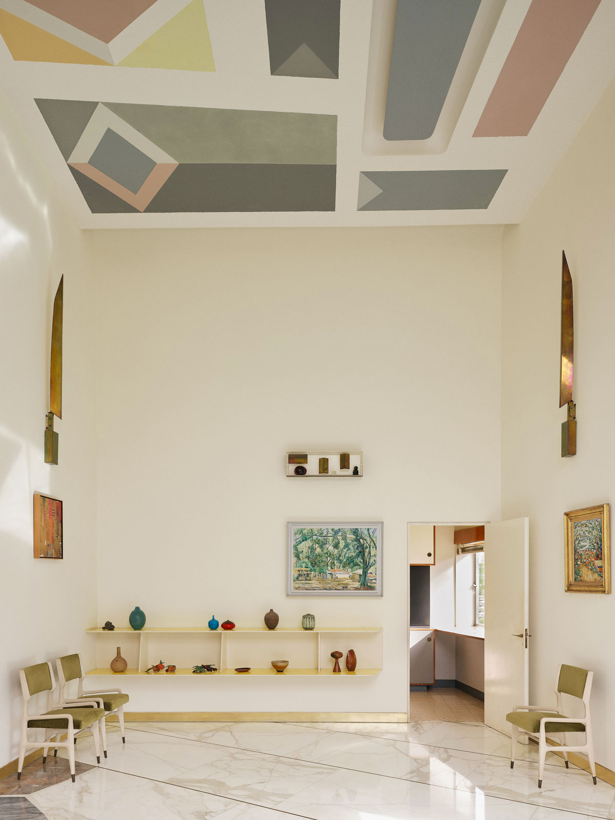 Art collectors Anala and Armando Planchart wanted a home that could house their art collection. 